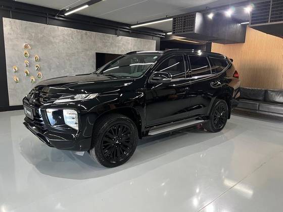 MITSUBISHI PAJERO SPORT 2.4 16V MIVEC TURBO DIESEL LEGEND BLACK AWD AUTOMÁTICO MITSUBISHI PAJERO SPORT 2.4 16V MIVEC TURBO DIESEL LEGEND BLACK AWD AUTOMÁTICO